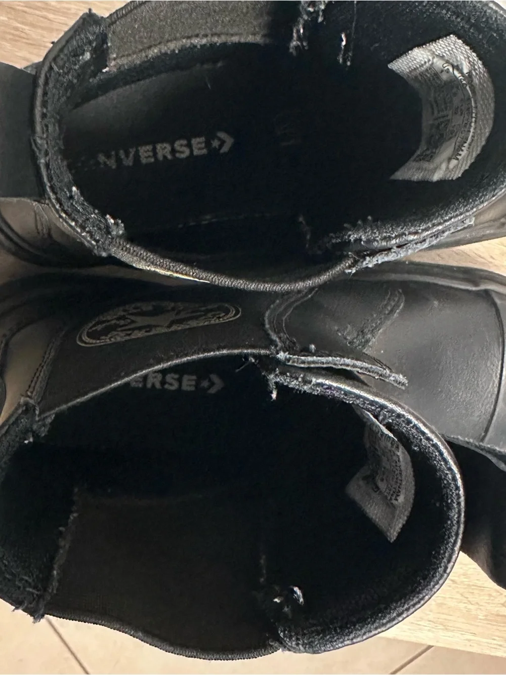 Kids converse boots size 1